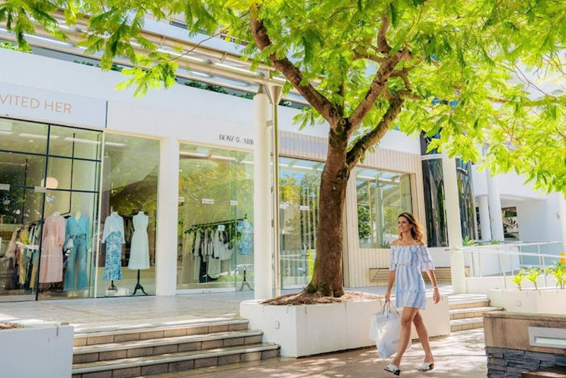 explore Hastings Street Noosa